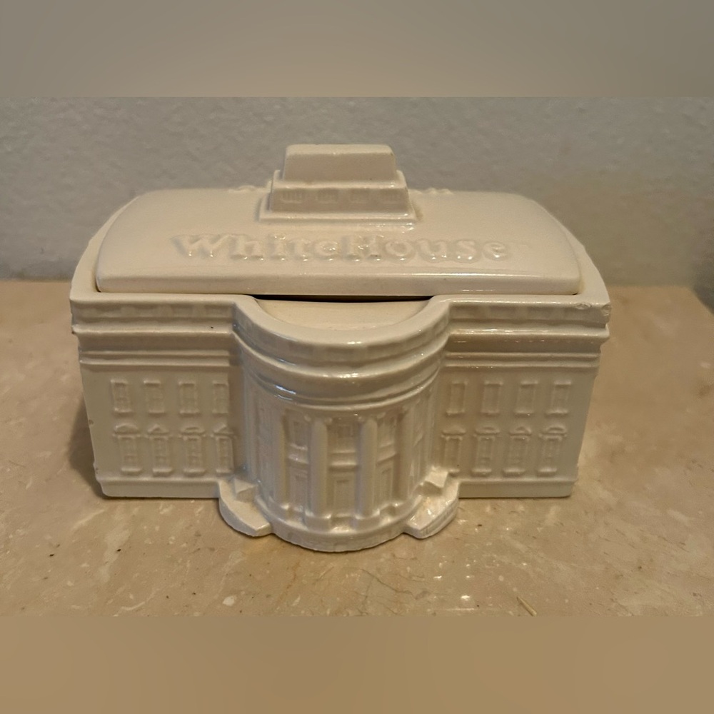 1980s Jelly Belly White House jar / dish